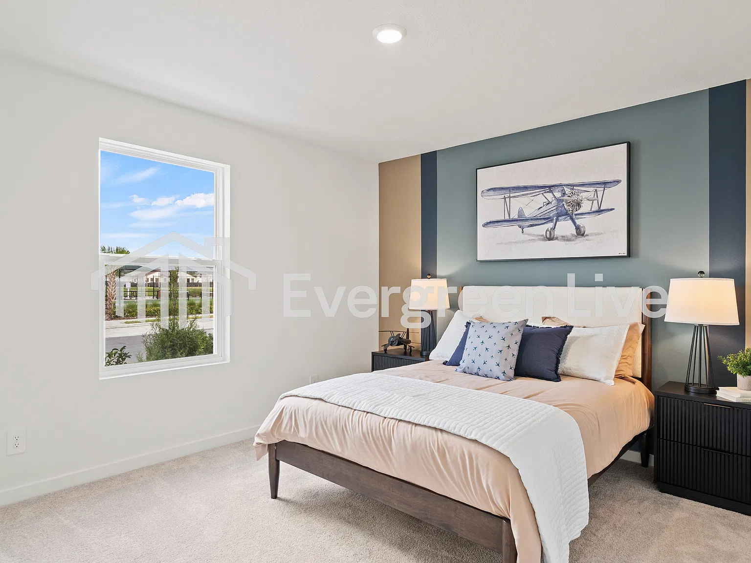 4 bed, 2.0 bath, 1985 sqft, $1,990 — Photo 4