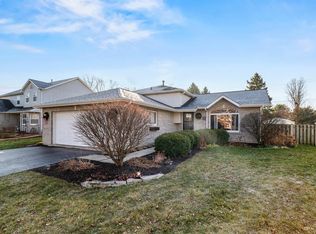 322 Beaver Xing, Oswego, IL 60543