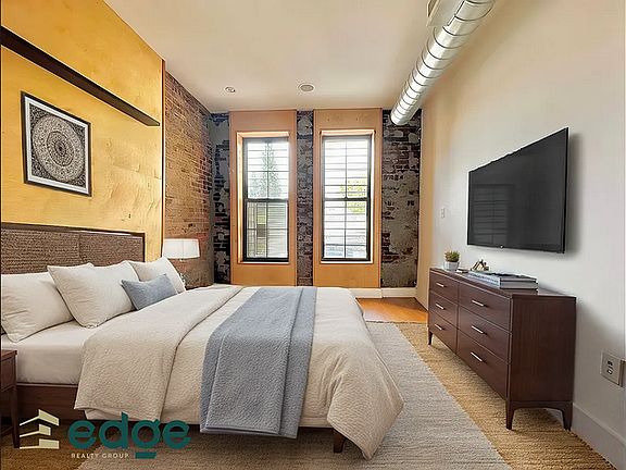 5th image of 578 Union St APT 1A