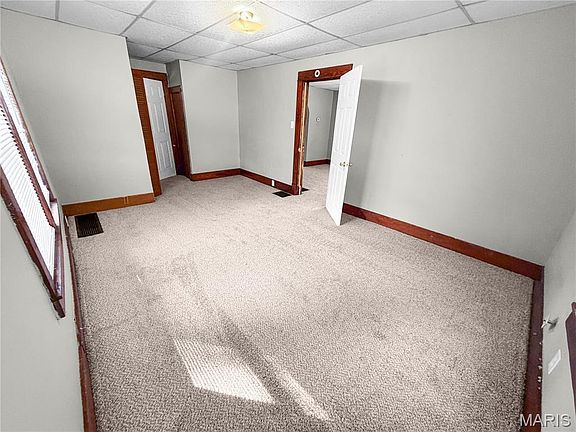 4th image of 421 Edwards St
