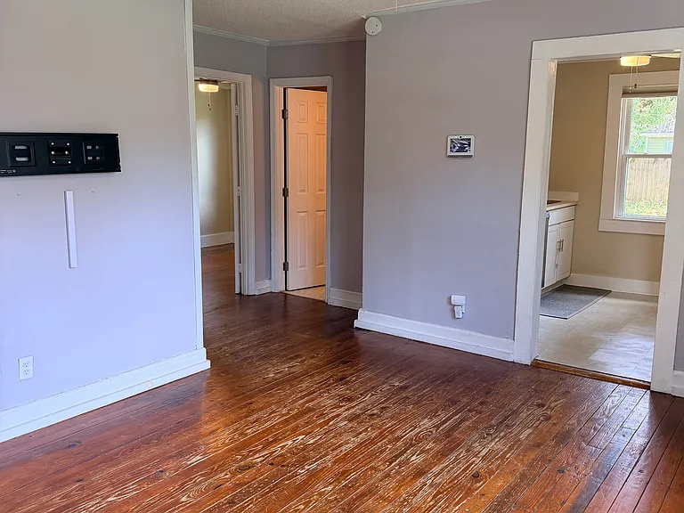 607 W 59th St — Photo 3