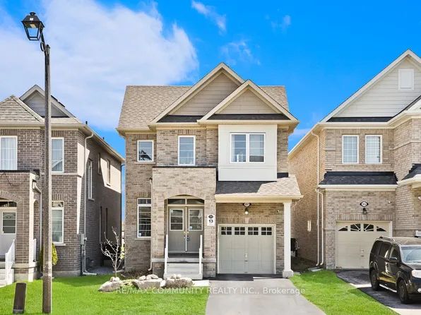 1857 Fosterbrook St, Oshawa, ON L1K 3G5