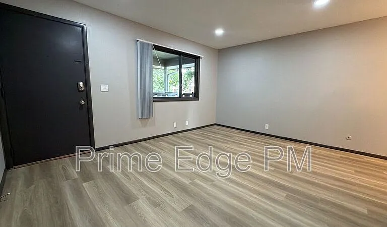 4520 Calvert St #5 — Photo 5