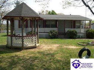 301 Clearview Dr, Radcliff, KY 40160