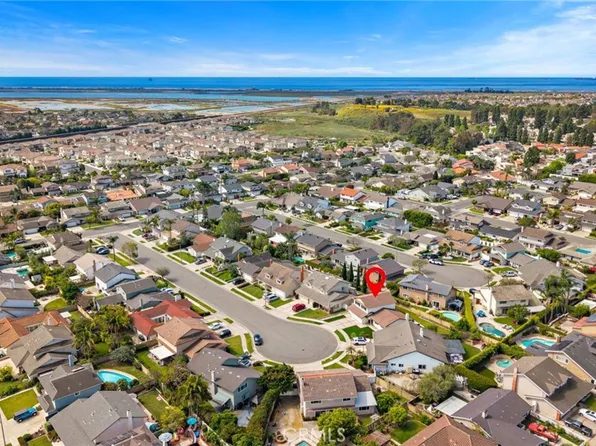 17081 Pleasant Cir, Huntington Beach, CA 92649