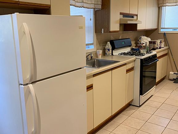 5th image of 1530 Stadium Ave #1