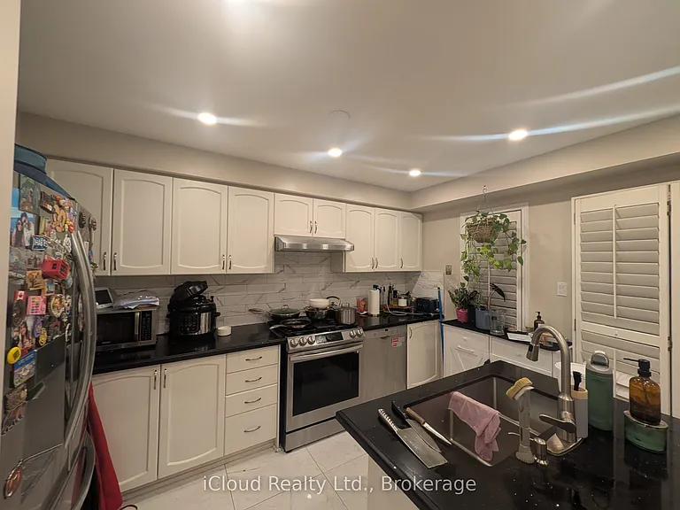 5470 Palmerston Cres — Photo 8
