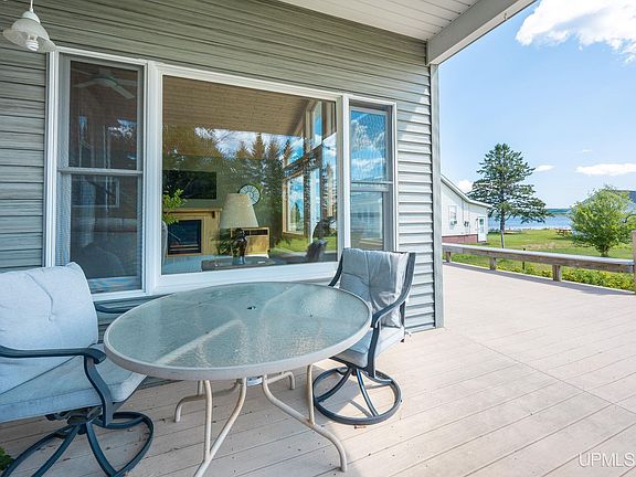 3rd image of 42720 Lakeshore Dr