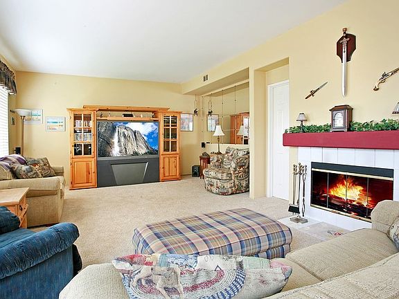 Spacious Family Room for Entertaining