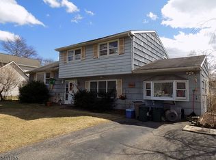 9 Baxter Pl, Pequannock, NJ 07440