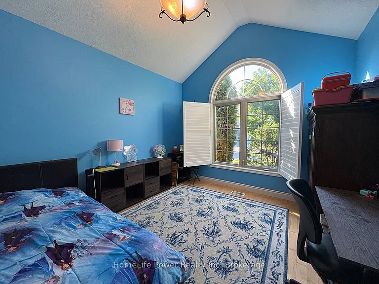 228 The Lions Gate — Photo 15