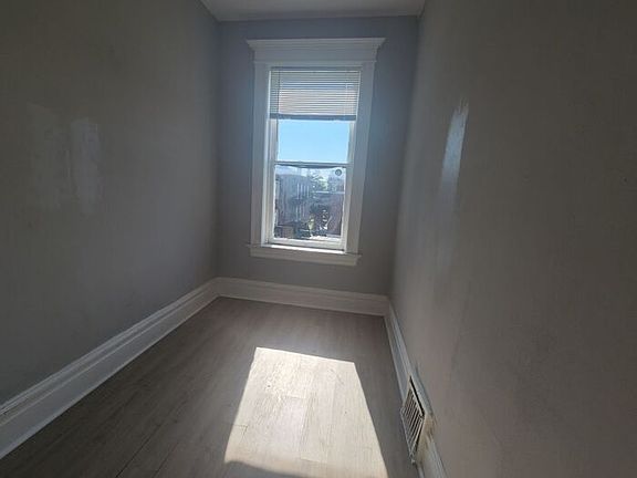3rd image of 2200 Indiana Ave Unit A