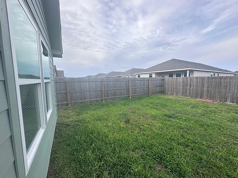 2722 Winterfell St — Photo 19