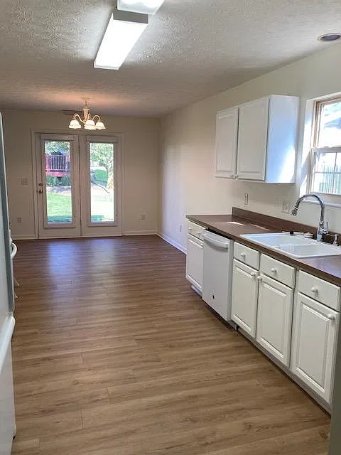 3 bed, 1575 sqft, $2,100 — Photo 1