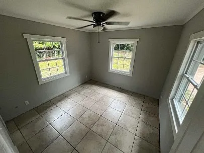 1 bed, 350 sqft, $800 — Photo 2