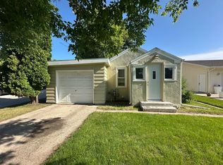404 12th Ave SW, Minot, ND 58701