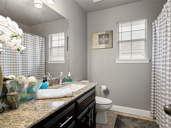 5th image of 1504 W Centennial Dr