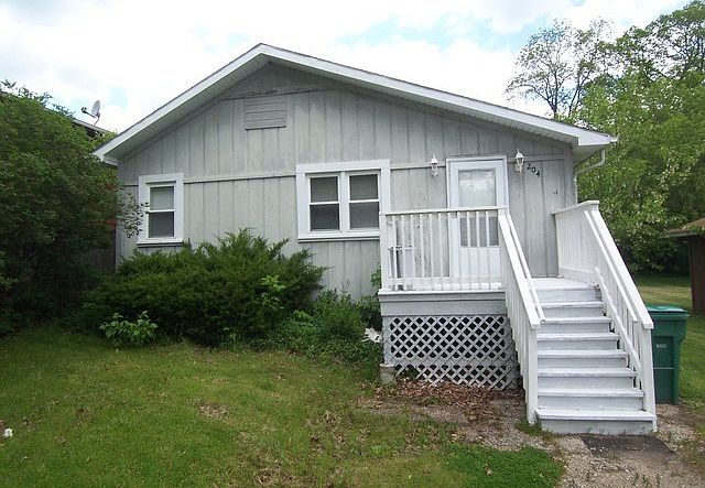 1st image of 204 Woodland Dr
