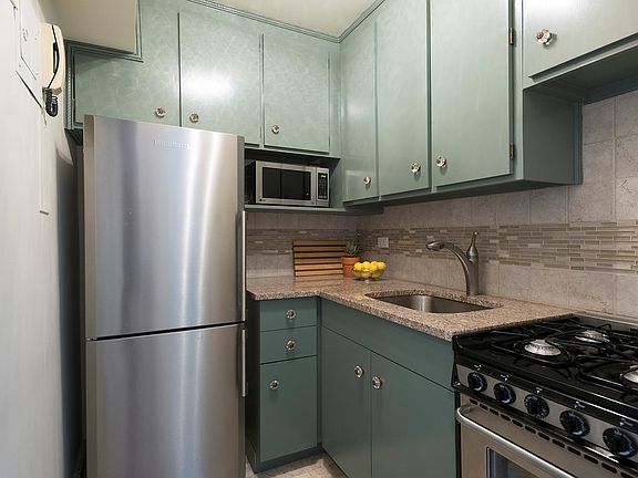 3rd image of 345 E 69th St APT 6D