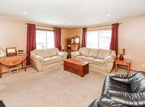 3rd image of 325 5th Ave S