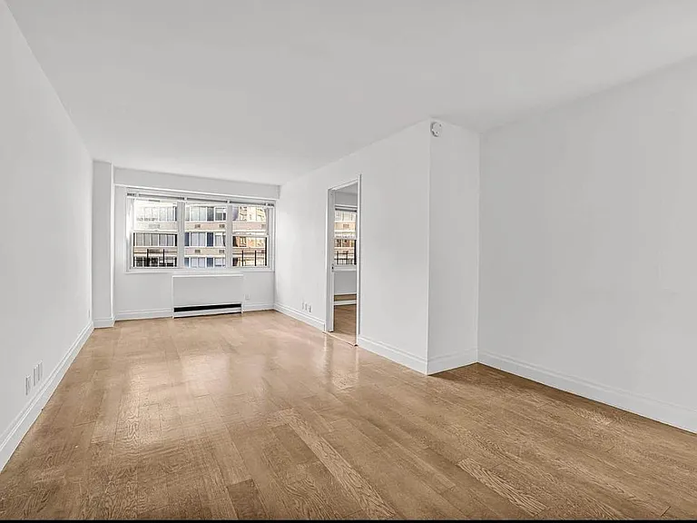 400 E 54th St #16G — Photo 2
