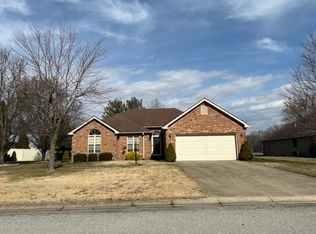 104 Regency Pl, Connersville, IN 47331