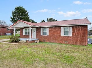 516 Seneca St, Calhoun Falls, SC 29628