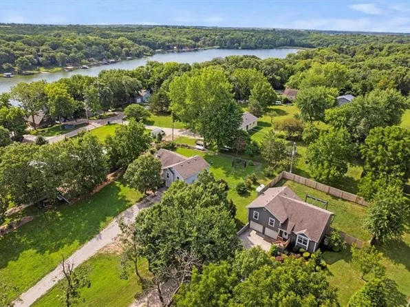 5115 Comanche Ln, Mc Louth, KS 66054
