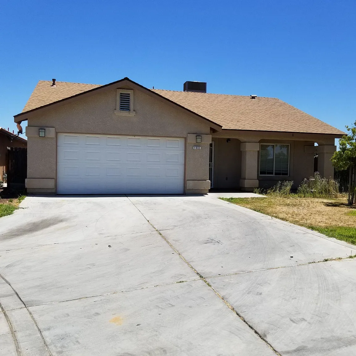 1901 Eagle Dr photo 1