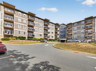 566 Topsail Rd #213, St. John's, NL A1E0B4