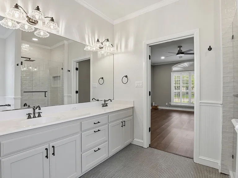 1404 Chaucer Dr — Photo 8