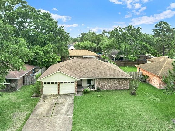 2nd image of 2304 Cambridge Ct S
