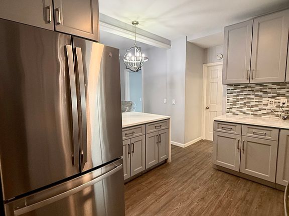 3rd image of 107-24 131st St #1