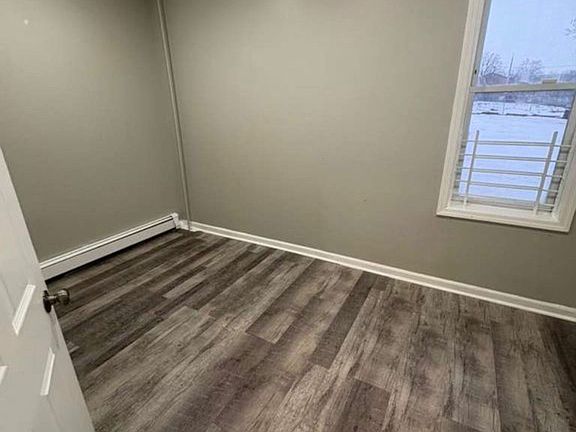 3rd image of 367 Morris Ave #1F