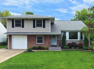 407 Sunrise Blvd, Williamsville, NY 14221