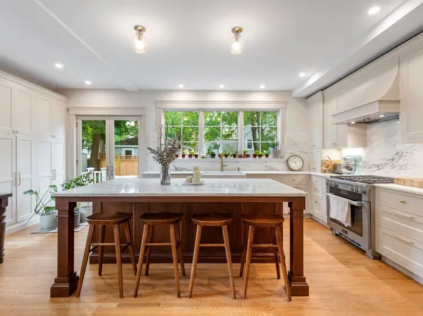 12 Windermere Ave, Arlington, MA 02476