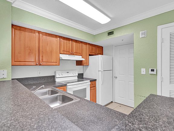 5th image of 15075 Michelangelo Boulevard #103