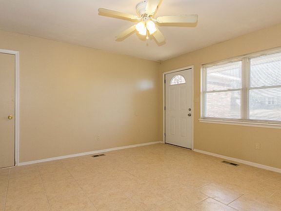 4th image of 3260 S 121st Ave E