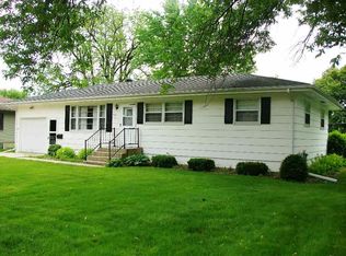 1712 Owen St, Charles City, IA 50616