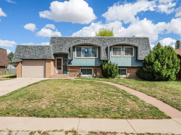 6909 Bomar Dr, Cheyenne, WY 82009