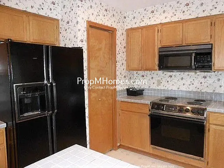 5099 Greensborough Ct — Photo 4