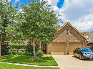 13615 Silent Walk Dr, Pearland, TX 77584