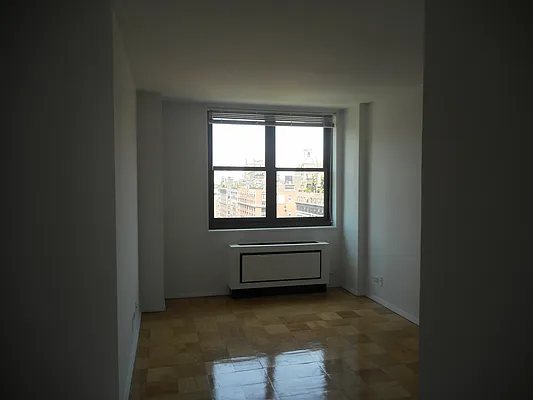 Rented by Carlyle Property Management | media 17