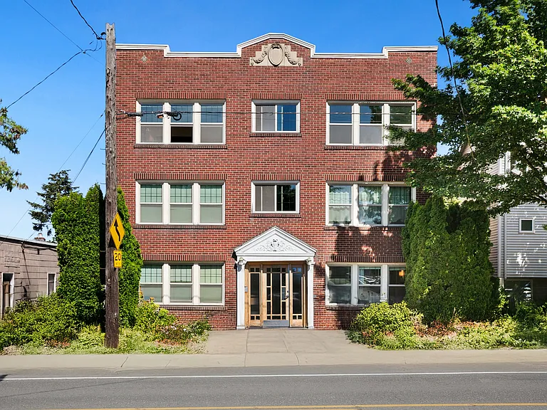 6522 Phinney Ave N #302 — Photo 16