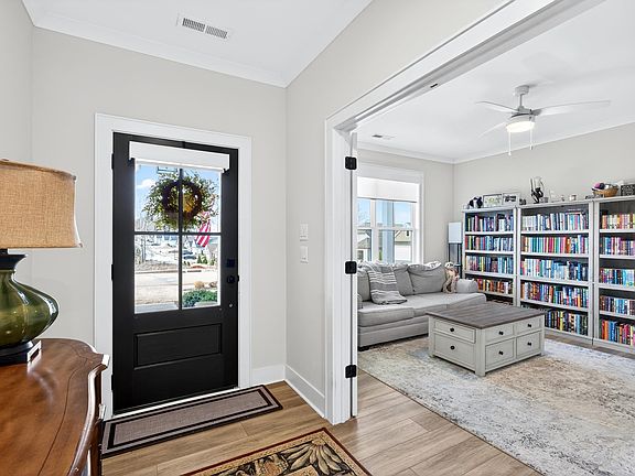 3rd image of 439 Brunswick Ln