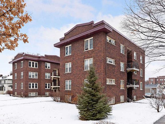 3rd image of 125 Lexington Pkwy S APT 4