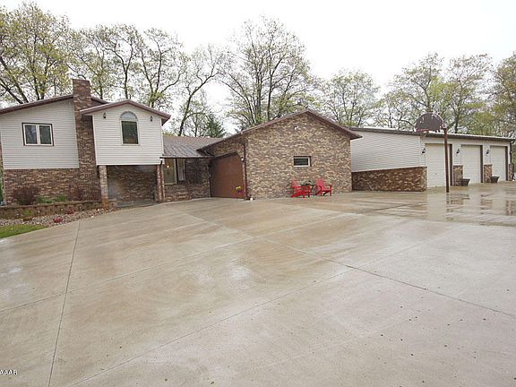 5th image of 2204 Springdale Dr NE