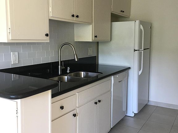 4th image of 625 Washington Ave APT 3