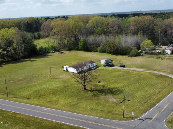 3323 Robert Dr, Hernando, MS 38632