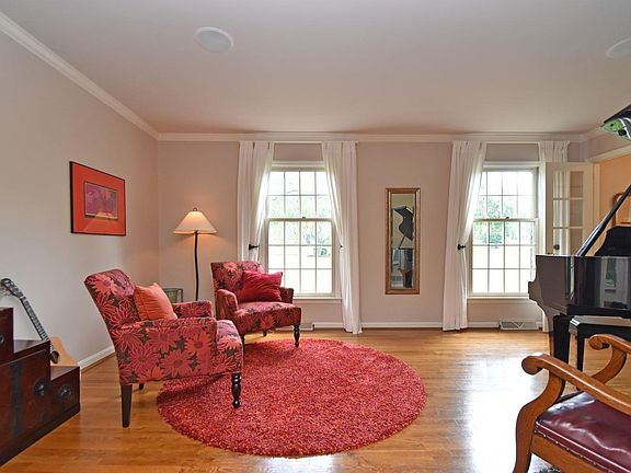 3rd image of 2681 Montchateau Dr